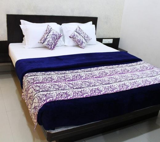 Hotel Aarya Inn