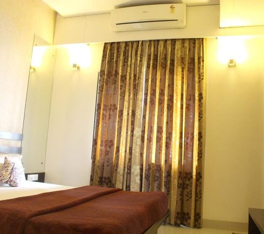 Hotel Aarya Inn