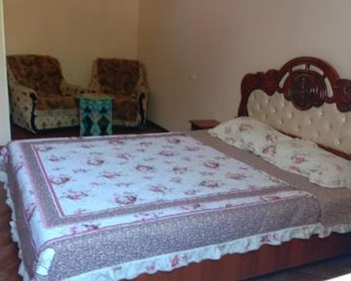 Guest House Sharq 21 - Худжанд - фото 1