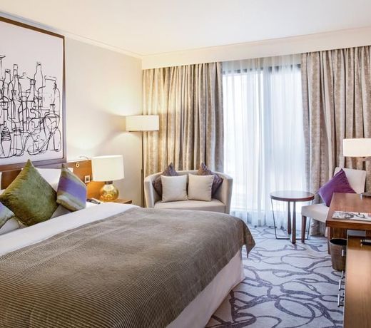 Pullman Dubai Creek City Centre Residences