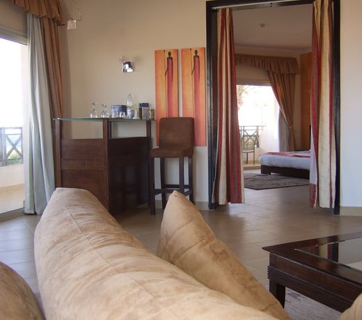 SeaSun Hotel
