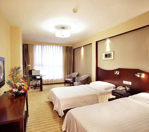 Yun-Ray Ambassador Hotel