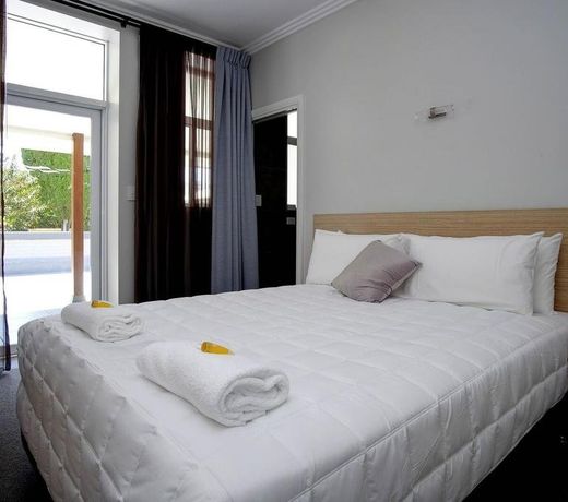 Lakes and Ocean Hotel Forster
