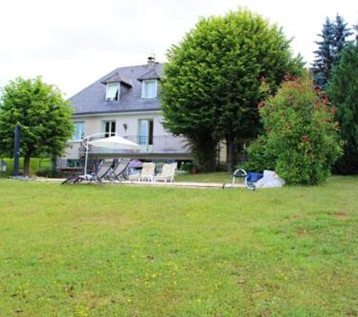 Villa de 6 chambres avec piscine privee jardin clos et wifi a Mur de Barrez