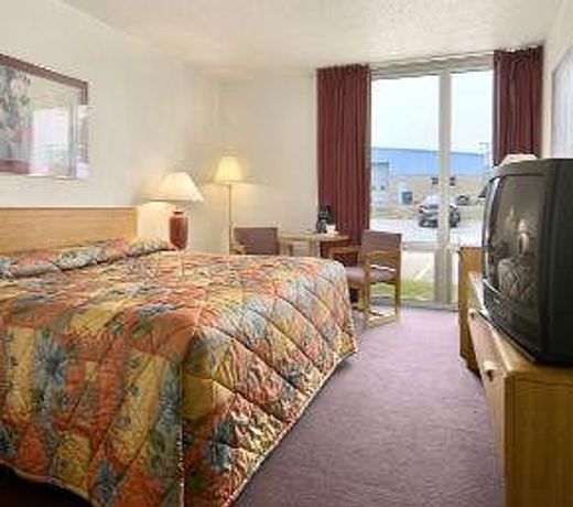 Travelodge Brook Park/Cleveland Airport