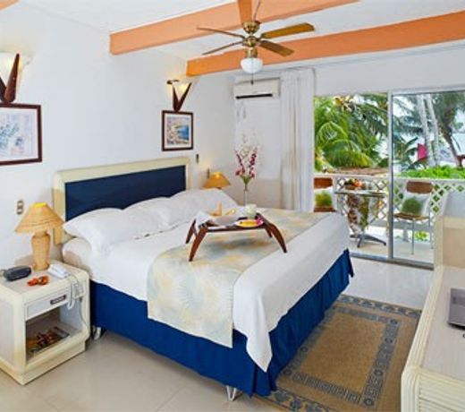 Hotel Cocoplum Beach