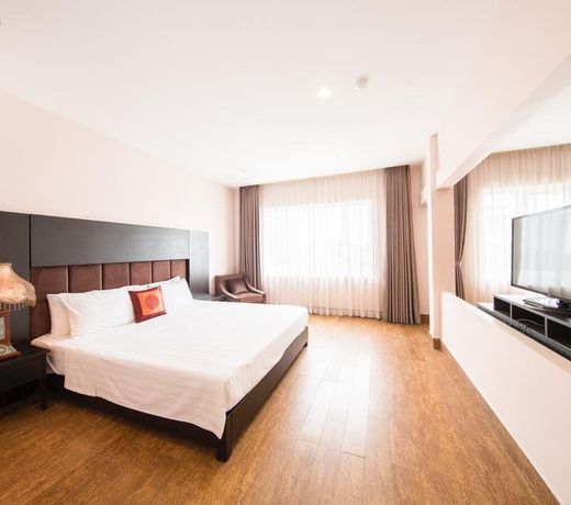 May Plaza Hotel