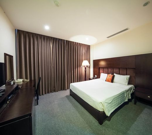 May Plaza Hotel