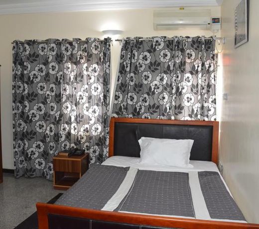 Platinum Inn Gee Hotel