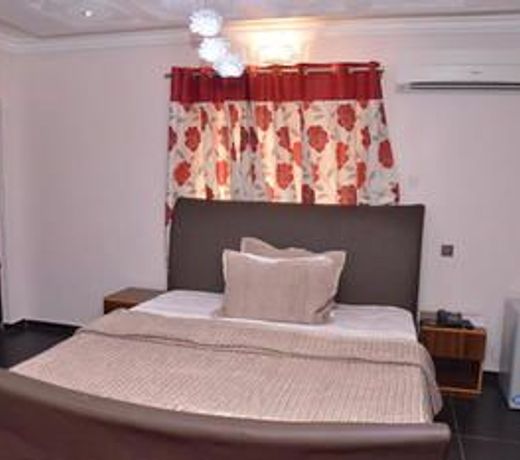 Platinum Inn Gee Hotel