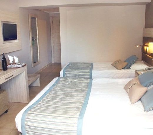 PALMERAS BEACH HOTEL