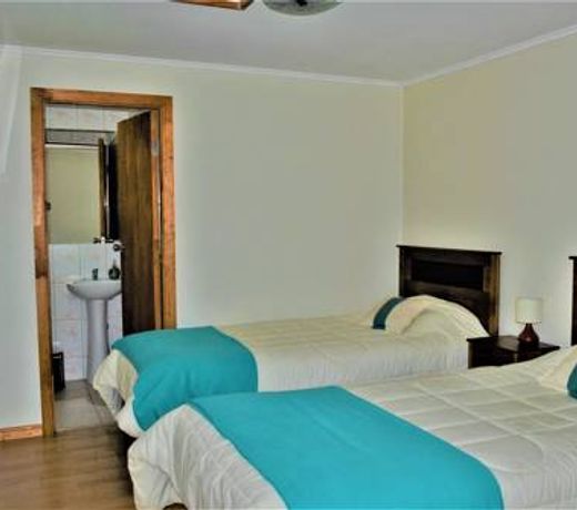 HOSTAL IROS