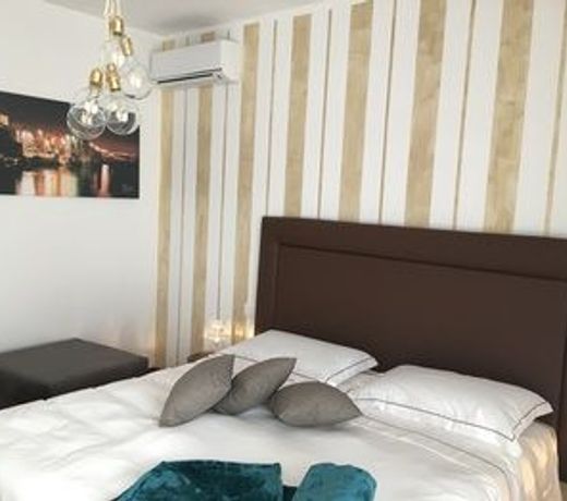 Carone Suite-Charme&Pool