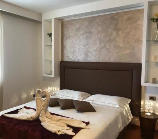 Carone Suite-Charme&Pool