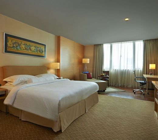 Royale Chulan The Curve