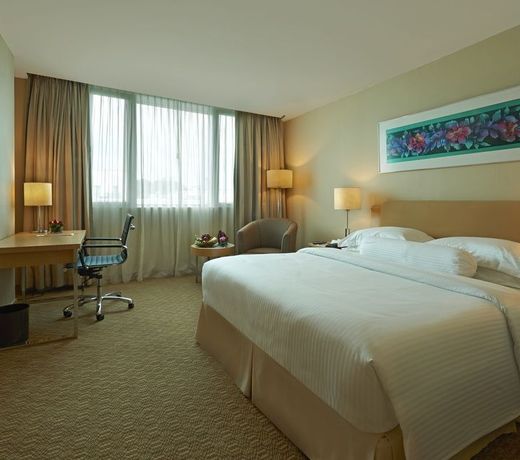 Royale Chulan The Curve