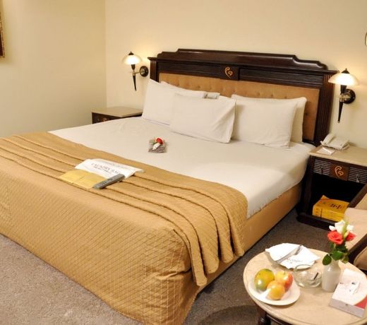 Hotel Crown Plaza Lahore
