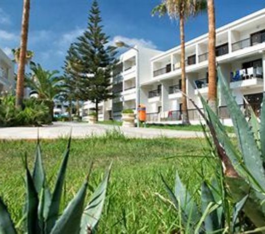 New Famagusta Hotel & Suites