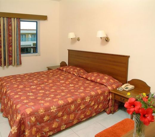 Tsokkos Sun Garden Apartments