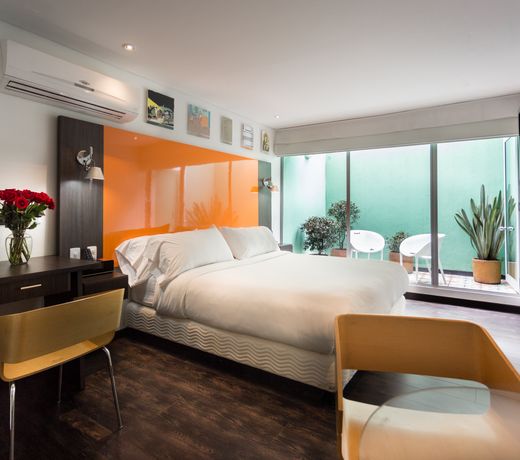 Hotel 104 Art Suites
