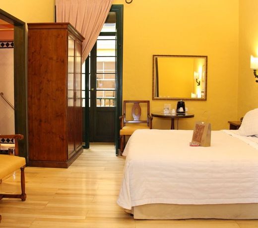 Hotel De La Opera