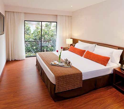 Hotel Windsor House Inn By GEH Suites