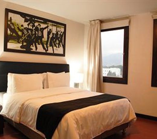 Hotel Charlotte Plaza 26