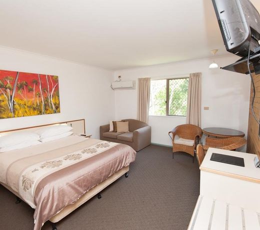 Country Comfort Gin Gin Wild Scotsman Motor Inn QLD