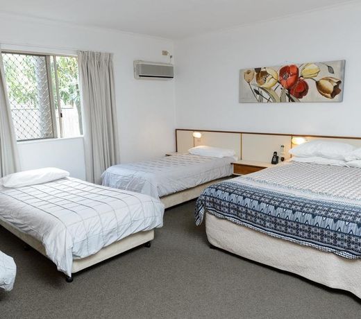 Country Comfort Gin Gin Wild Scotsman Motor Inn QLD