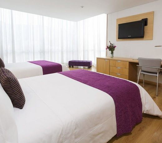 Hotel bh Parque 93