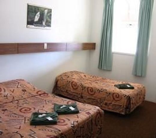 Bluestone Motor Inn