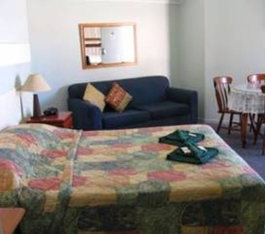 Bluestone Motor Inn