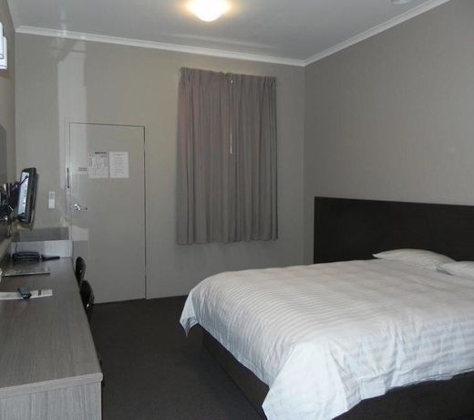 Bluestone Motor Inn