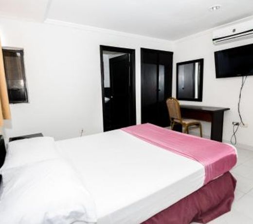 Hotel Puerta de Oro