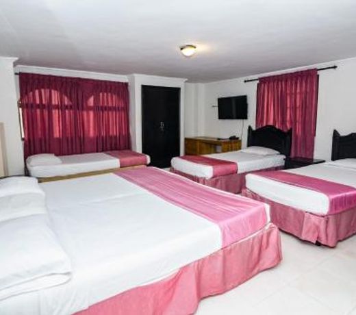 Hotel Puerta de Oro
