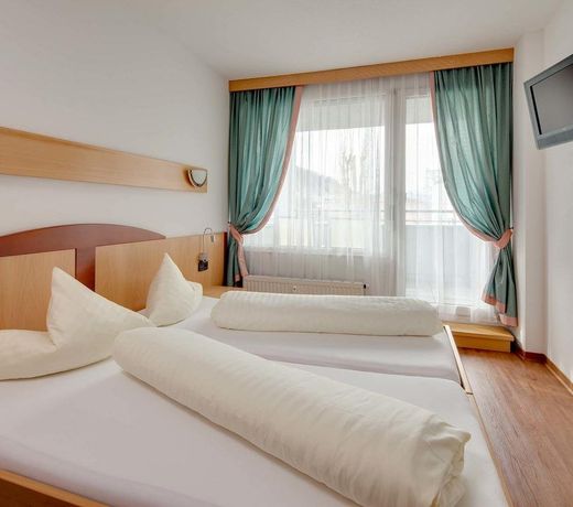 HOTEL ZILLERTAL