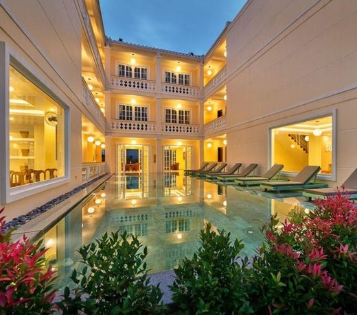 TRIPLE Riverside Villa Hoi An