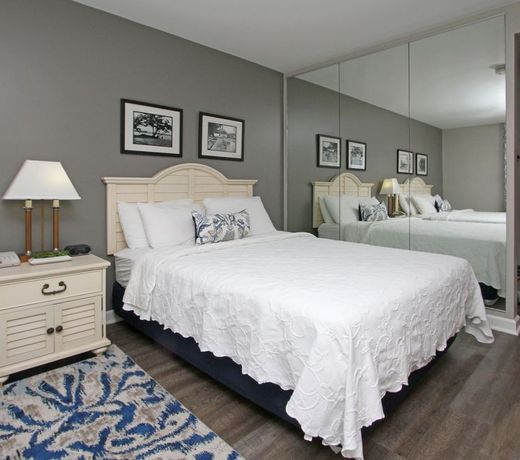 Bay Pointe Inn