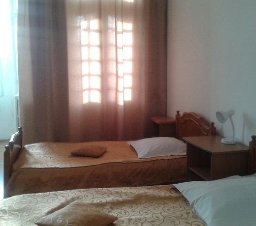 Hotel Rares