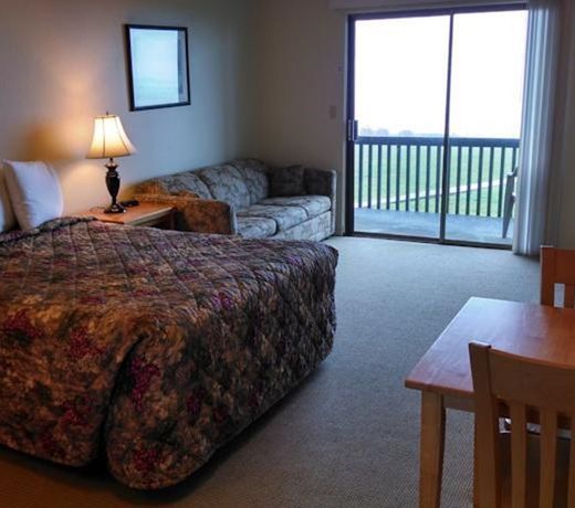 Silver Surf Motel