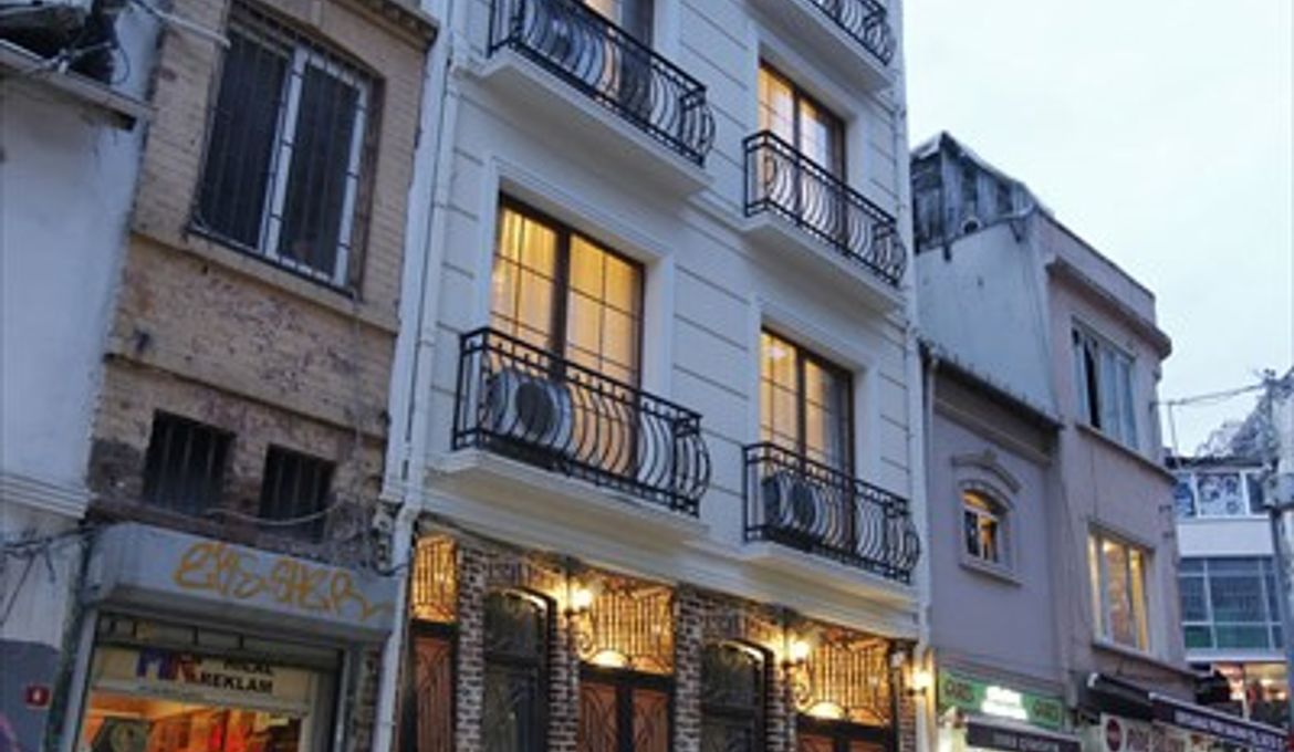 Art Nouveau Galata