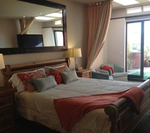 THE PENTHOUSES OF VENICE BEACH