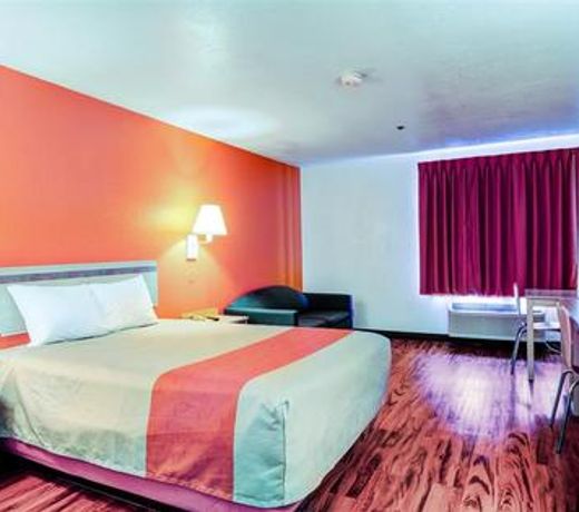 Motel 6 - Columbia