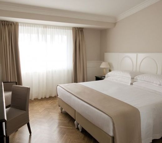 Plaza Hotel Lucchesi