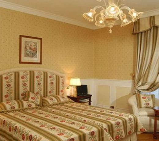 Plaza Hotel Lucchesi
