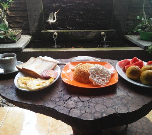 KAMPOENG PAKIS INN