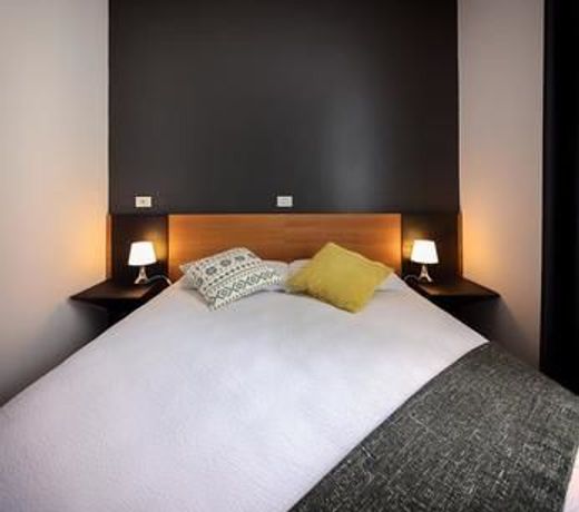 Lainez Rooms & Suites