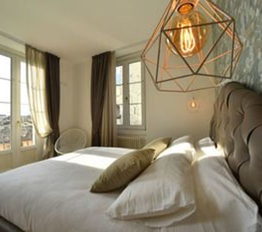 Lainez Rooms & Suites