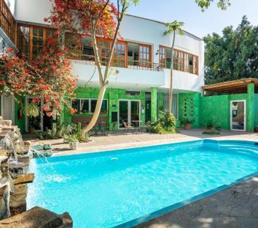 Hotel Dream House