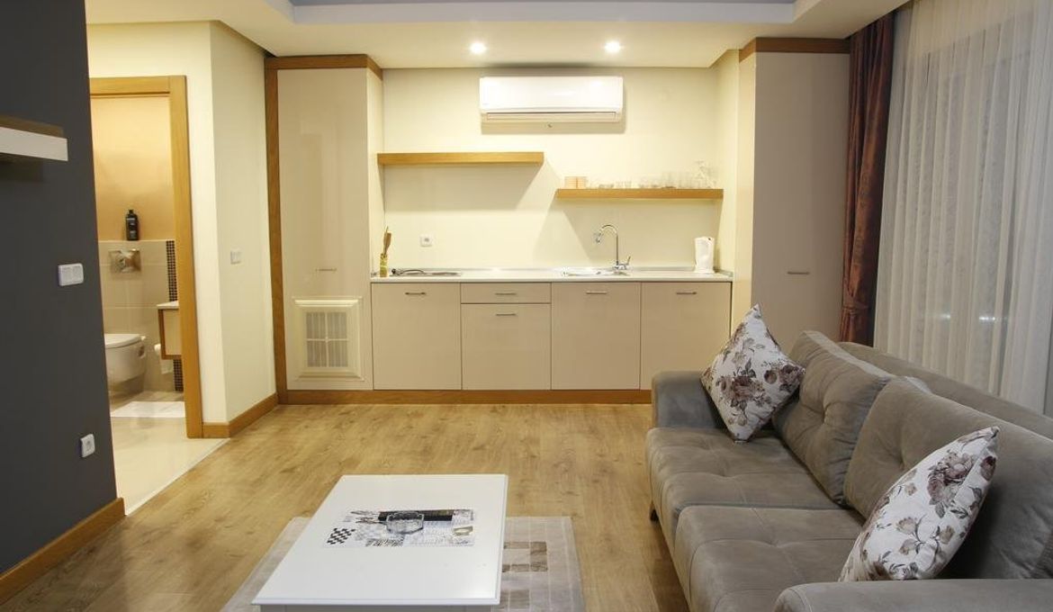 Fly Suites